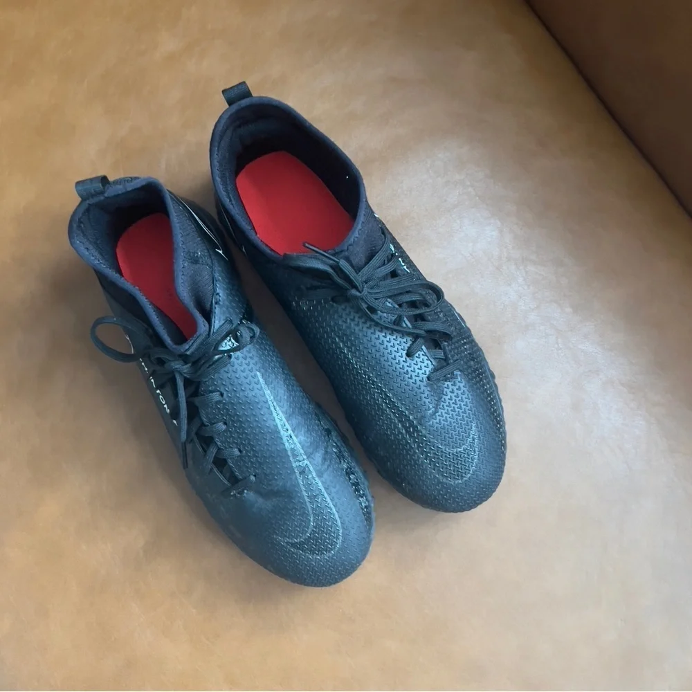 NIKE PHANTOM GT II ACADEMY TF Size 5Y Youth Soccer Athletic Shoes Black Gray